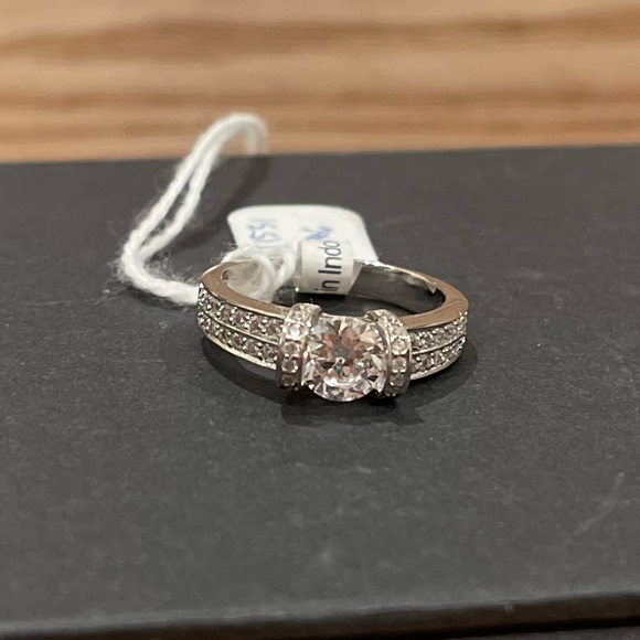 New sterling silver and CZ ring size 6 - Picture 2 of 3